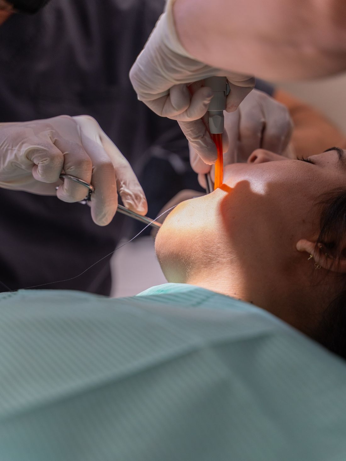 Detalle de un tratamiento de cirugía oral